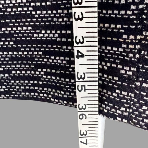 Ann Taylor Textured Knit Sheath Dress - Size 2 - Picture 6 of 7